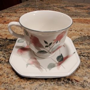 Set of 8 Mikasa tea cup with saucer